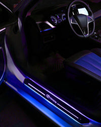 Seuils de Porte LED Toyota 7 Couleurs Aimantés Personnalisables - vue de profil - Becquet Voiture