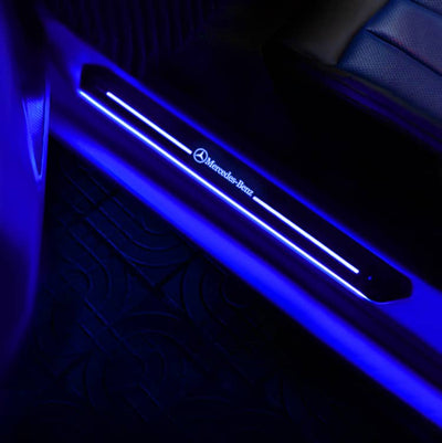 Seuils de Porte Mercedes LED éclairés 7 Couleurs Aimantés Étanches - installé sur véhicule - Becquet Voiture