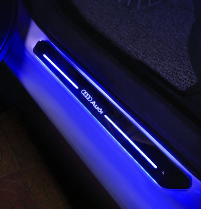 Seuils Porte Audi LED 7 couleurs, aimantés, IP67, 2/4 pcs - installé sur véhicule - Becquet Voiture