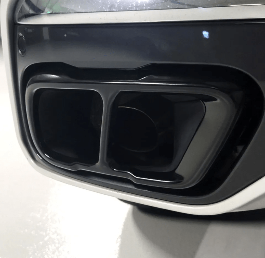 Sorties Échappement BMW M Look Noir Chrome X5 G05 X6 - vue de face - Becquet Voiture