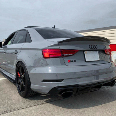 Spoiler A3 S3 RS3 8V Berline Véritable Carbone - vue de trois-quarts - Becquet Voiture