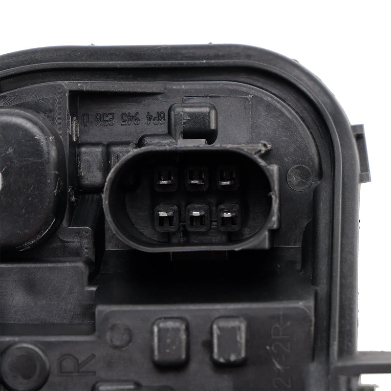 Support Ampoule Feu Arrière Droit Audi A3 Sportback 5 Portes 2009-2013 8P4945258D - en situation - Becquet Voiture