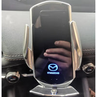 Support Téléphone Chargeur Sans Fil Mazda 15W Qi - packshot studio - Becquet Voiture