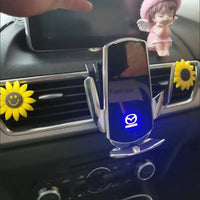 Support Téléphone Chargeur Sans Fil Mazda Rotatif 15W - vue de trois-quarts - Becquet Voiture