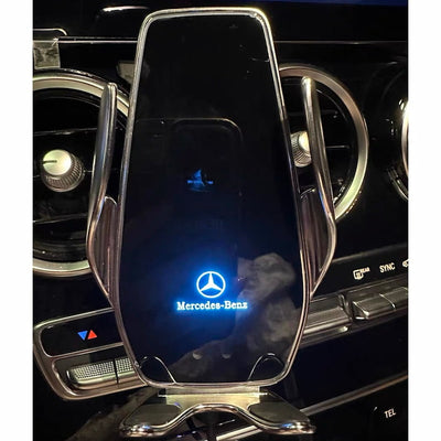Support Téléphone Chargeur Sans Fil Mercedes 15W - vue de trois-quarts - Becquet Voiture