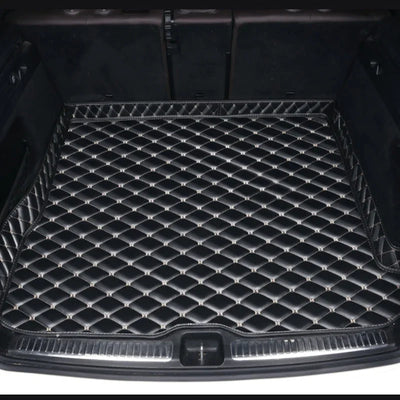 Tapis de Coffre BMW Série 1 E81 E87 F20 Cuir Artificiel - vue arrière 3 - Becquet Voiture