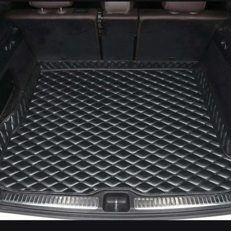 Tapis de Coffre BMW Série 1 E81 E87 F20 Cuir Artificiel - vue de face - Becquet Voiture