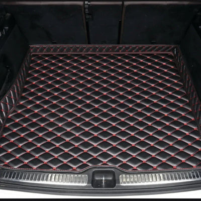 Tapis de Coffre BMW Série 1 E81 E87 F20 Cuir Artificiel - vue de trois-quarts - Becquet Voiture