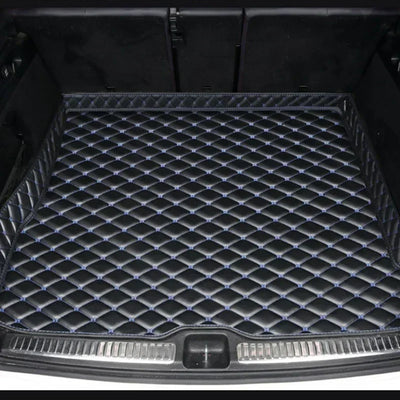 Tapis de Coffre Mercedes Classe C W203 W204 W205 W206 Cuir - détail du montage - Becquet Voiture