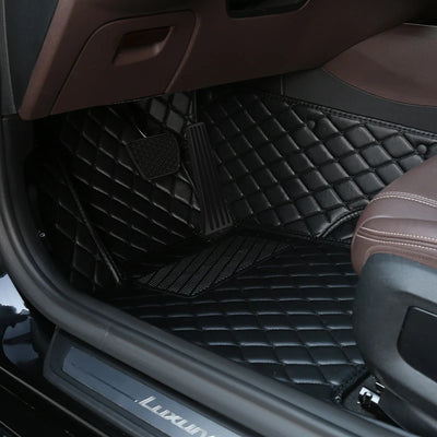 Tapis de Sol BMW Série 1 E81 E82 E87 E88 F20 Cuir - détail du montage 2 - Becquet Voiture