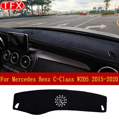 Tapis de Sol Premium Mercedes Classe C W205 - packshot studio - Becquet Voiture
