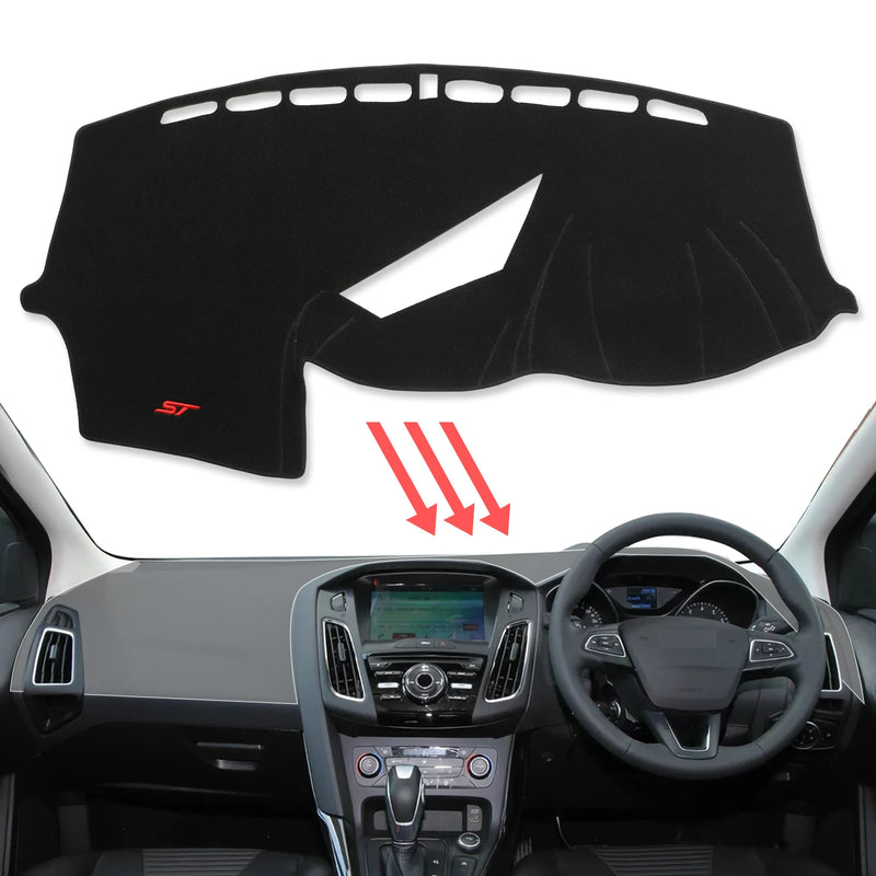Tapis Protection Tableau de Bord Ford Focus ST RS - vue rapprochée - Becquet Voiture