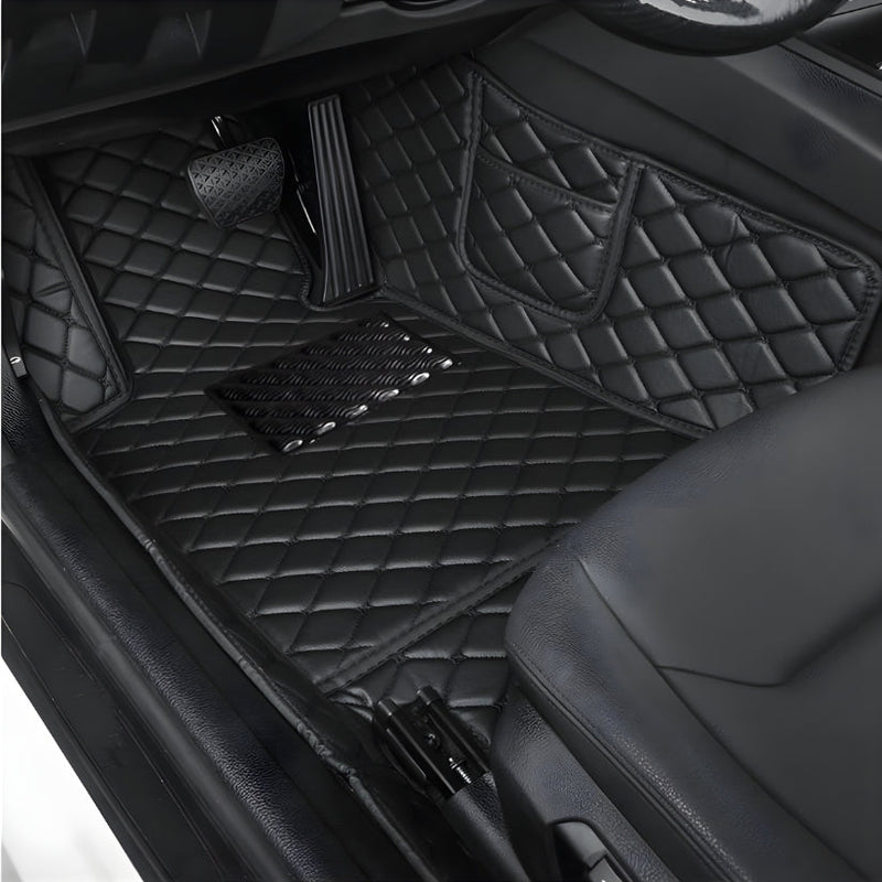 Tapis Sur Mesure Mercedes GLE W166 W167 Cuir 3D - détail du montage - Becquet Voiture