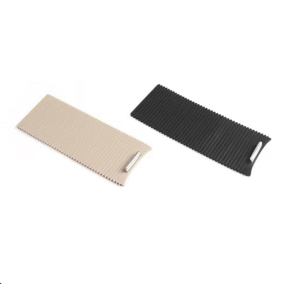 Trappe rangement console centrale VW Golf 6 2008-2012 - détail du montage - Becquet Voiture