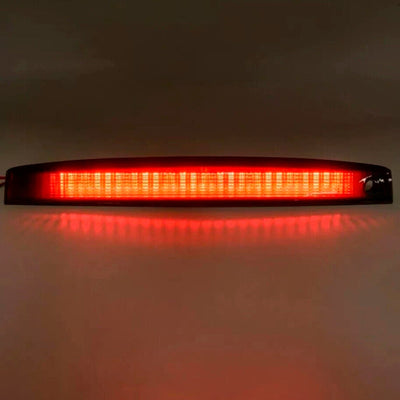 Troisième Feu Stop Arrière à Lentille Noire pour Renault Megane MK II Estate 2003-2008 - vue de trois-quarts - Becquet Voiture