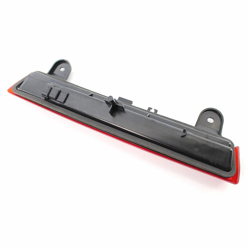 Troisième Feu Stop Arrière LED Rouge 15170955 pour Chevrolet Suburban 00-06 - détail du montage - Becquet Voiture