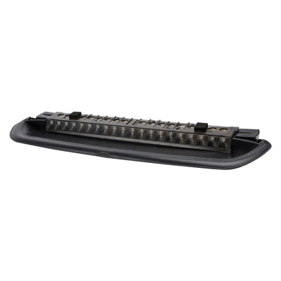 Troisième Feu Stop BMW Série 3 E90 2005-2012 63257145519 - détail du montage - Becquet Voiture