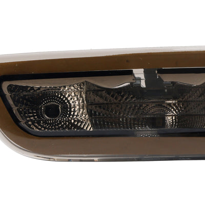 Troisième Feu Stop LED B000878980 Noir Peugeot 108 - détail du montage - Becquet Voiture