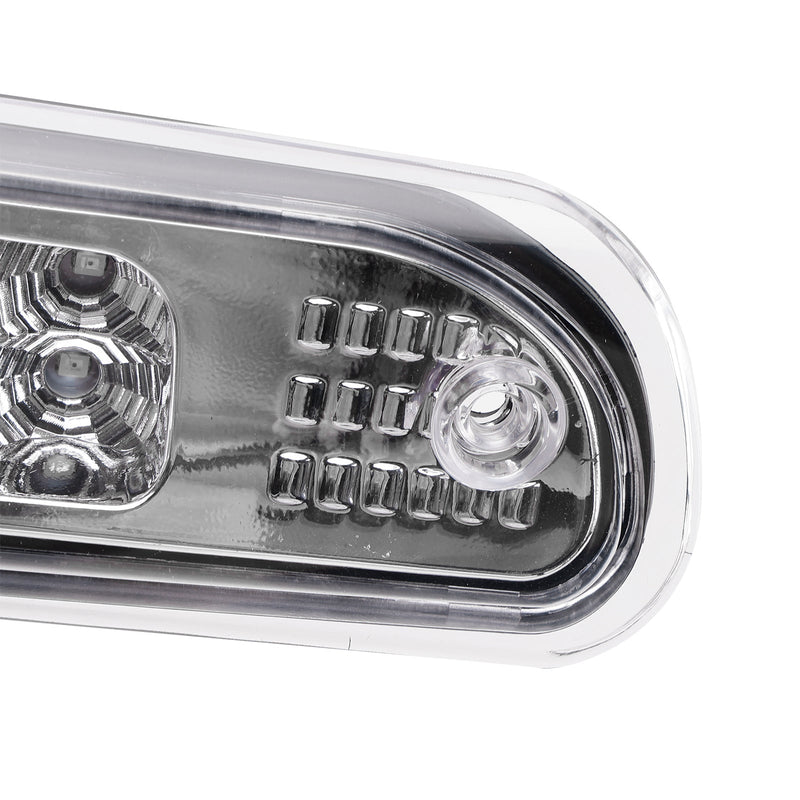 Troisième Feu Stop LED Blanc Jeep Grand Cherokee 99-04 - vue rapprochée - Becquet Voiture