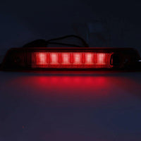Troisième Feu Stop LED Jeep Grand Cherokee 2005-2010 55157397AD - détail du montage - Becquet Voiture