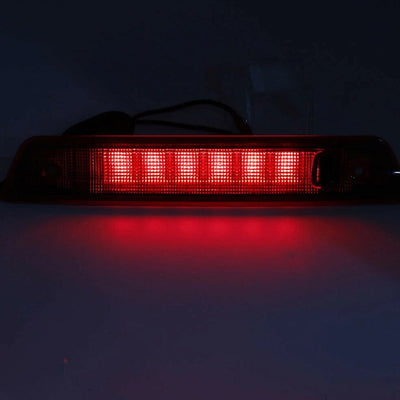 Troisième Feu Stop LED Jeep Grand Cherokee 2005-2010 55157397AD - détail du montage - Becquet Voiture