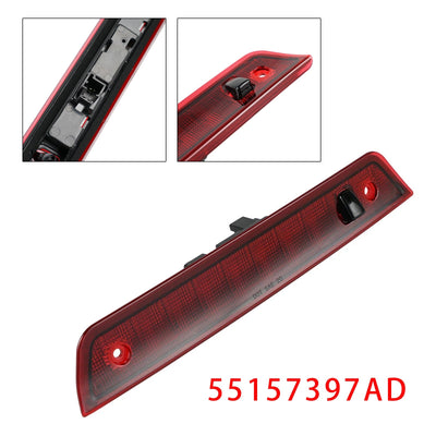 Troisième Feu Stop LED Jeep Grand Cherokee 2005-2010 55157397AD - vue de trois-quarts - Becquet Voiture