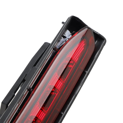 Troisième Feu Stop LED Mercedes Classe E C207 A207 2009-2017 - détail du montage - Becquet Voiture