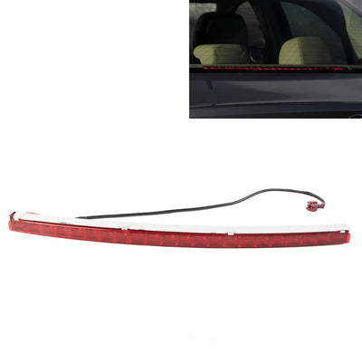 Troisième Feu Stop Mercedes W204 W212 W218 Réf 2048200056 - détail du montage - Becquet Voiture