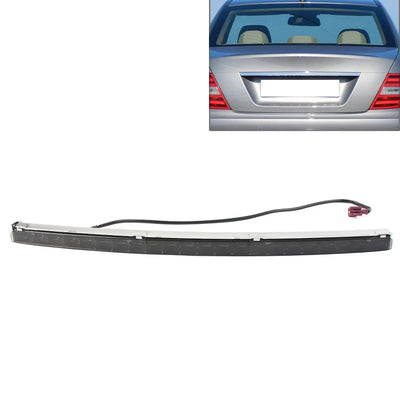 Troisième Feu Stop Mercedes W204 W212 W218 Réf 2048200056 - vue rapprochée - Becquet Voiture