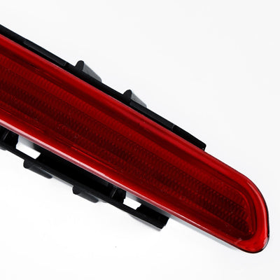 Troisième Feu Stop pour Mercedes-Benz SLK R171 A1718200056 - détail du montage - Becquet Voiture