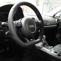 Volant Audi Méplat B8 Cuir Alcantara Avant 2017 - détail du montage - Becquet Voiture