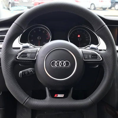 Volant Audi Méplat B8 Cuir Alcantara Avant 2017 - packshot studio - Becquet Voiture