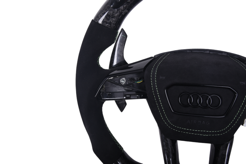 Volant Audi Q3 Q8 RS4 RS5 RS6 2016-2024 Carbone Alcantara - installé sur véhicule - Becquet Voiture