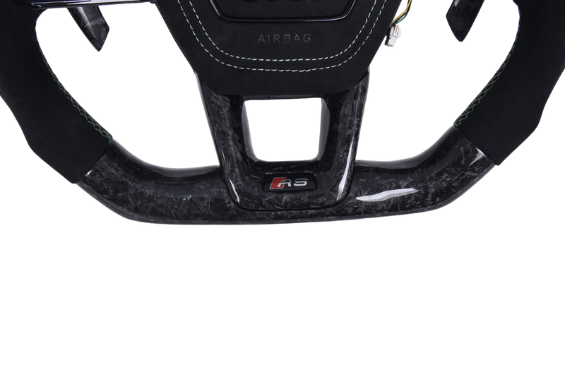 Volant Audi Q3 Q8 RS4 RS5 RS6 2016-2024 Carbone Alcantara - vue de trois-quarts - Becquet Voiture
