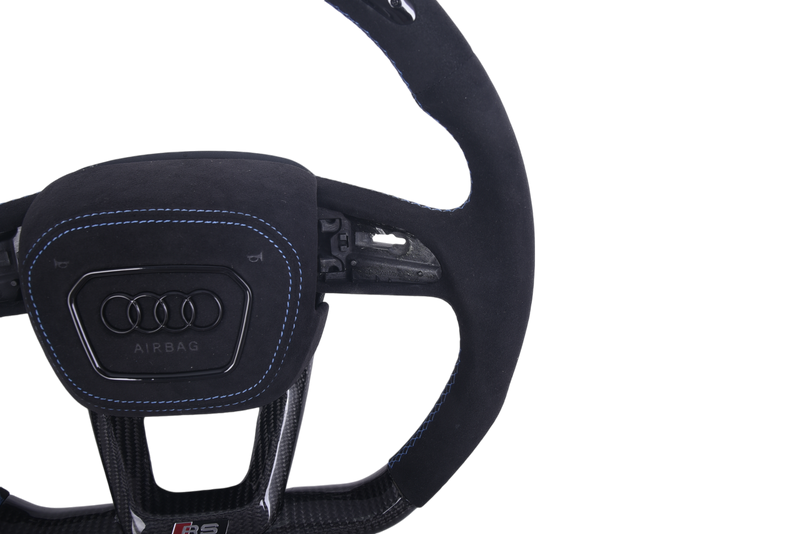 Lenkrad Audi Q3 Q8 RS4 RS5 RS6 Leder Alcantara LED - am Fahrzeug montiert - Becquet Voiture