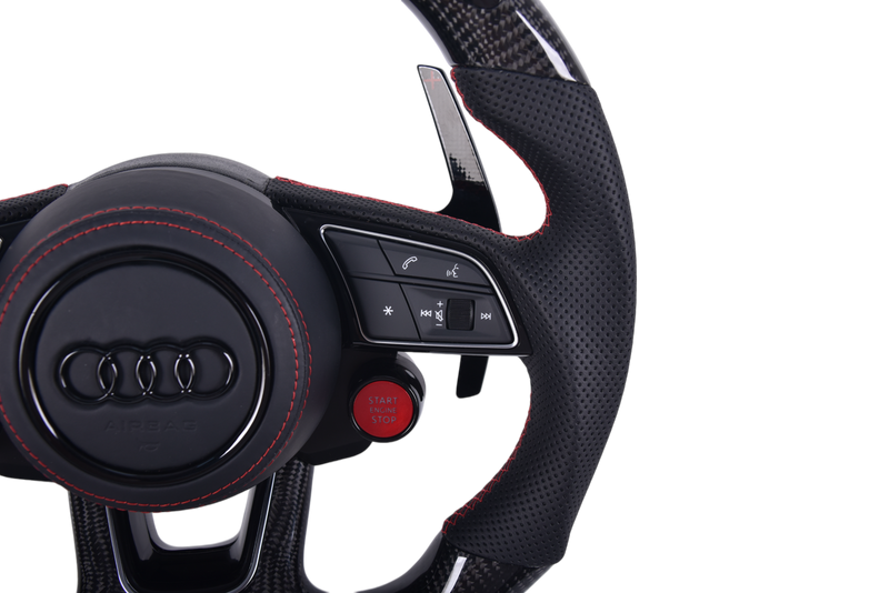Volant Audi RS3 A3 S3 A4 A5 8Y Carbone Cuir V4 - packshot studio - Becquet Voiture