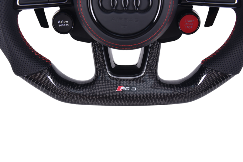 Volant Audi RS3 A3 S3 A4 A5 8Y Carbone Cuir V4 - vue de trois-quarts - Becquet Voiture