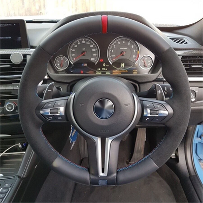 Volant BMW M Sport F10 F20 F22 F30 F32 F01 Microsuède - vue de trois-quarts - Becquet Voiture