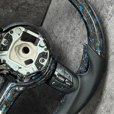 Volant Carbone Forgé Bleu BMW F30 F10 F20 E90 - packshot studio - Becquet Voiture