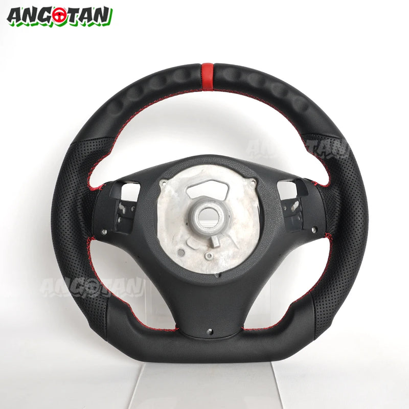 Volant Cuir BMW E90 E92 E93 M3 Fond Plat 2005-2012 - vue de trois-quarts - Becquet Voiture