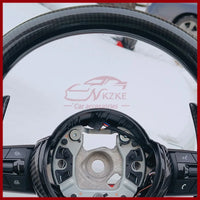 Volant Fibre de Carbone Logo M BMW F30 F10 F20 E90 - vue de trois-quarts - Becquet Voiture