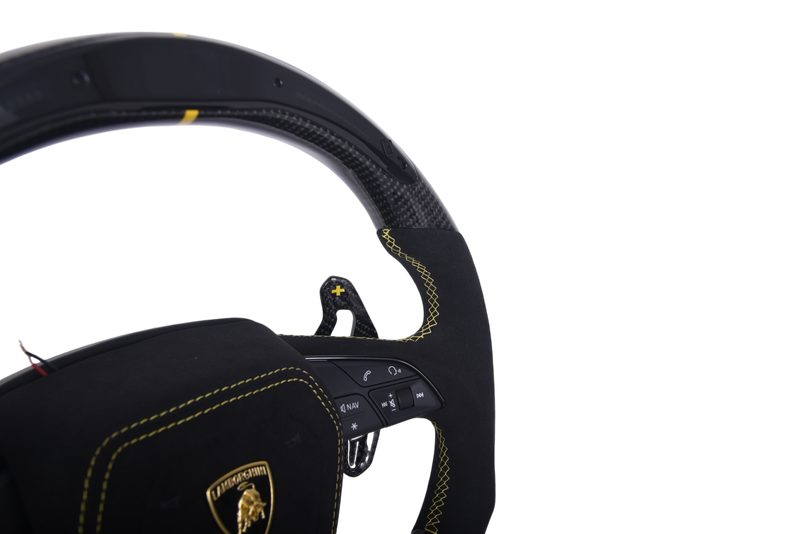 Lamborghini Urus Lenkrad Carbon Alcantara LED Personalisiert - Nahansicht - Becquet Voiture