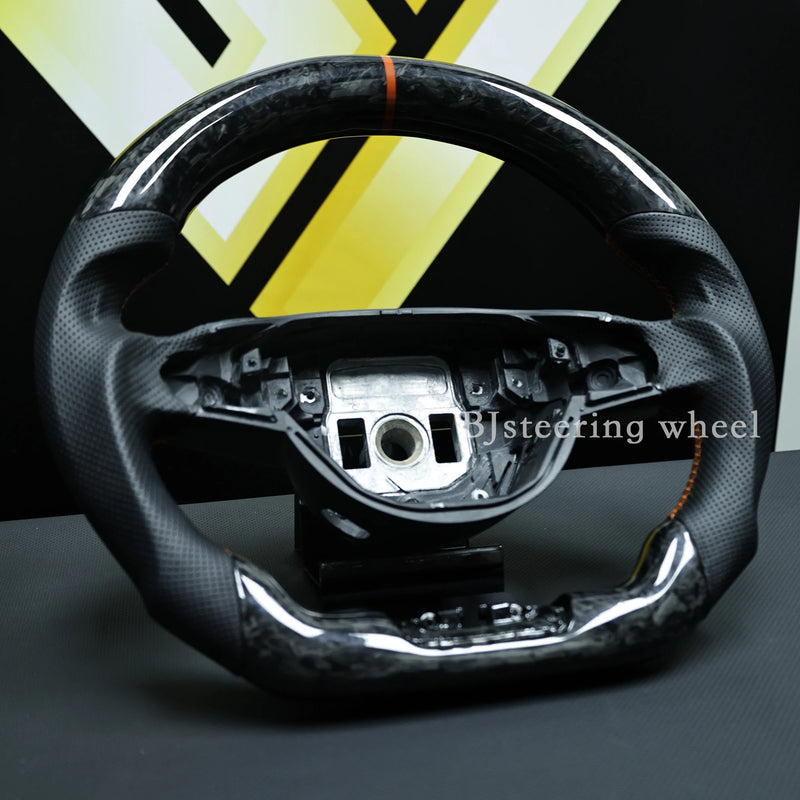 Volant LED Carbone Mercedes AMG 2015-2018 - en situation 2 - Becquet Voiture