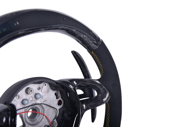 Lenkrad McLaren 540 570 600 675 720 750 geschmiedetes Carbon - Montagedetail - Becquet Voiture