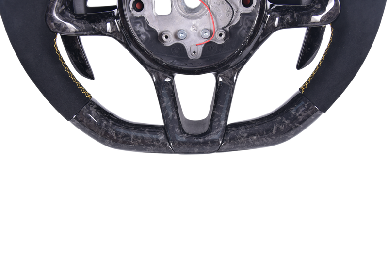 Lenkrad McLaren 540 570 600 675 720 750 geschmiedetes Carbon - Dreiviertelansicht - Becquet Voiture