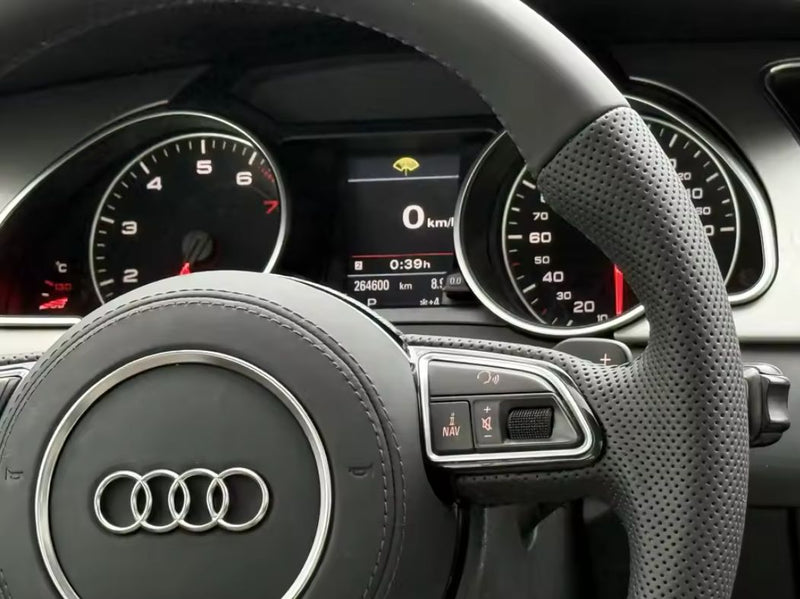 Flat-Bottom Performance Steering Wheel Audi Q5 I 2008-2017 Black - studio packshot - Becquet Voiture