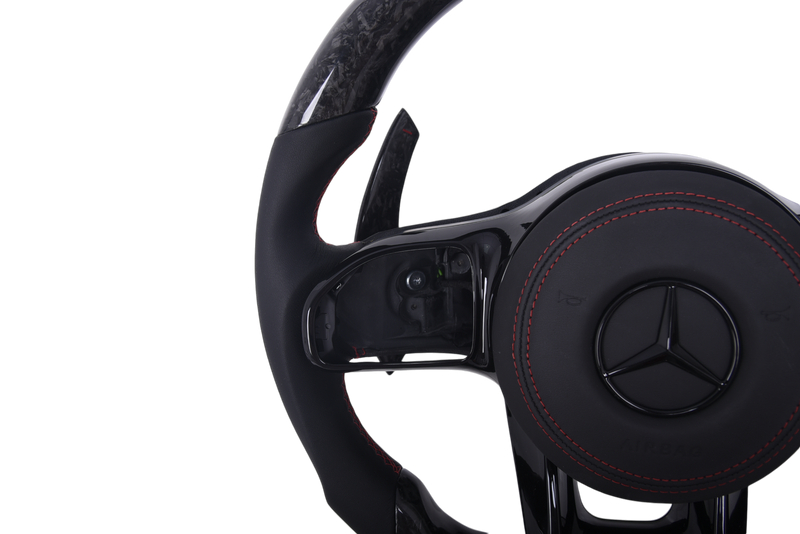 Volant Mercedes AMG 2014-2022 Cuir Alcantara Carbone Forgé - installé sur véhicule - Becquet Voiture