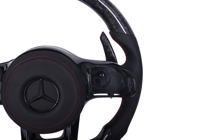 Volant Mercedes AMG 2014-2022 Cuir Alcantara Carbone Forgé - packshot studio - Becquet Voiture