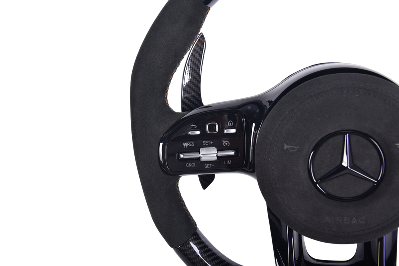 Volant Mercedes AMG Carbone Alcantara 2014-2022 - installé sur véhicule - Becquet Voiture