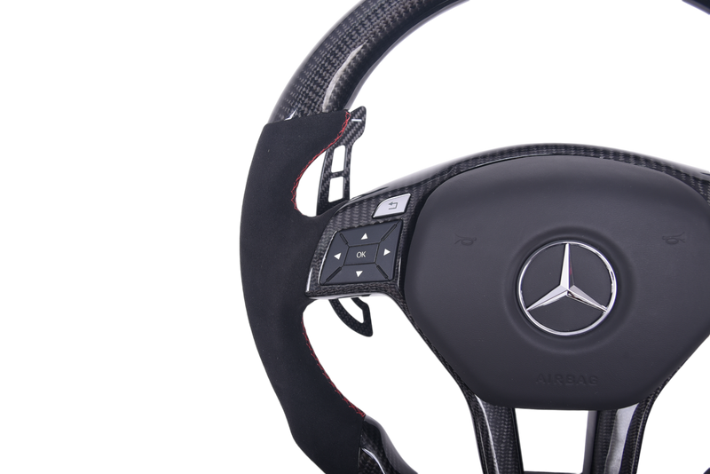 Volant Mercedes AMG Cuir Alcantara Carbone 2009-2015 - installé sur véhicule - Becquet Voiture